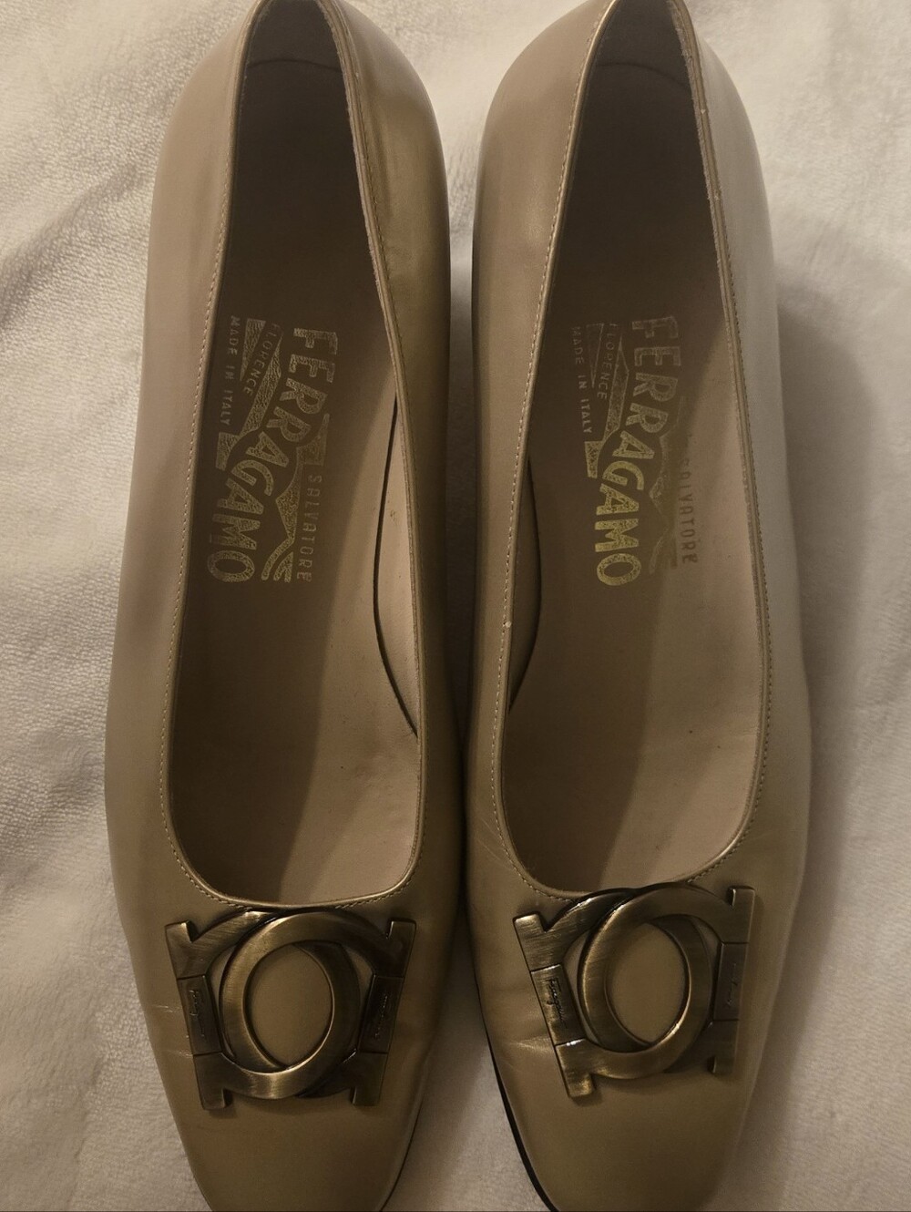 Superb Salvatore Ferragamo Nude Leather Loafers with Signature G Deco